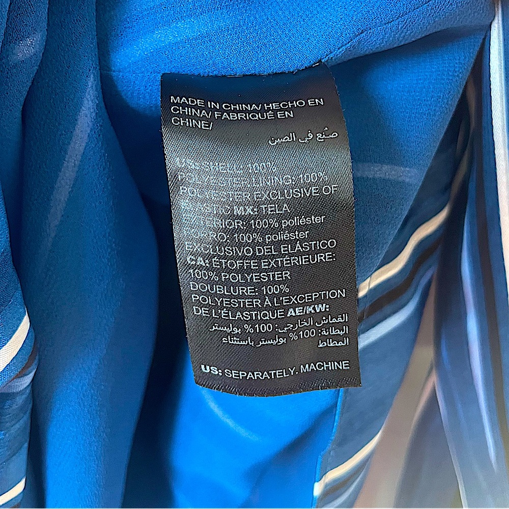 White House Black Market | Blue Cuffed Sleeve Blouse with Wrap Design - Picture 5 of 5